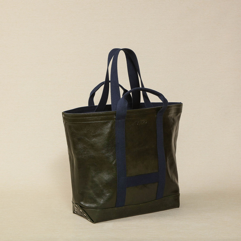 Aero Shoulder Utility bag in Green Leather