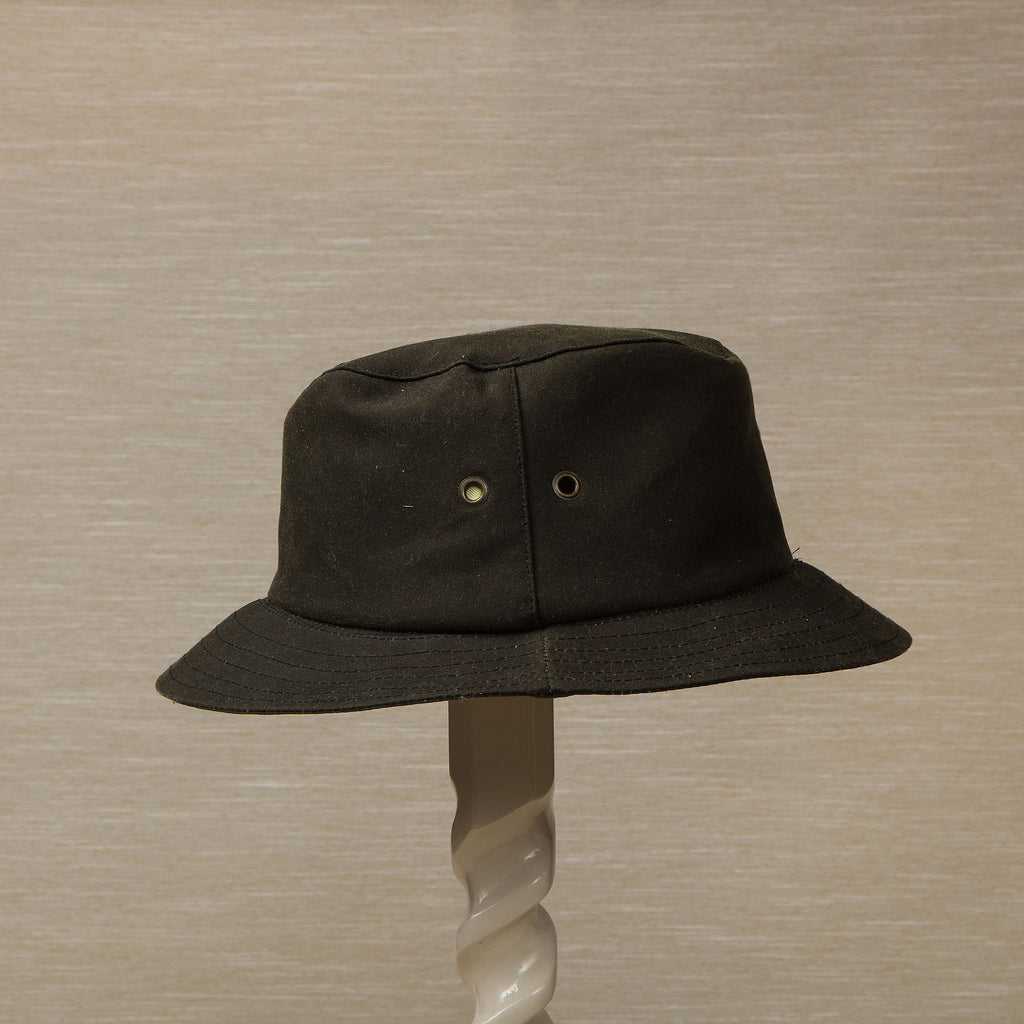 Walking Hat in Wax Coated Cotton Extra Large / Navy