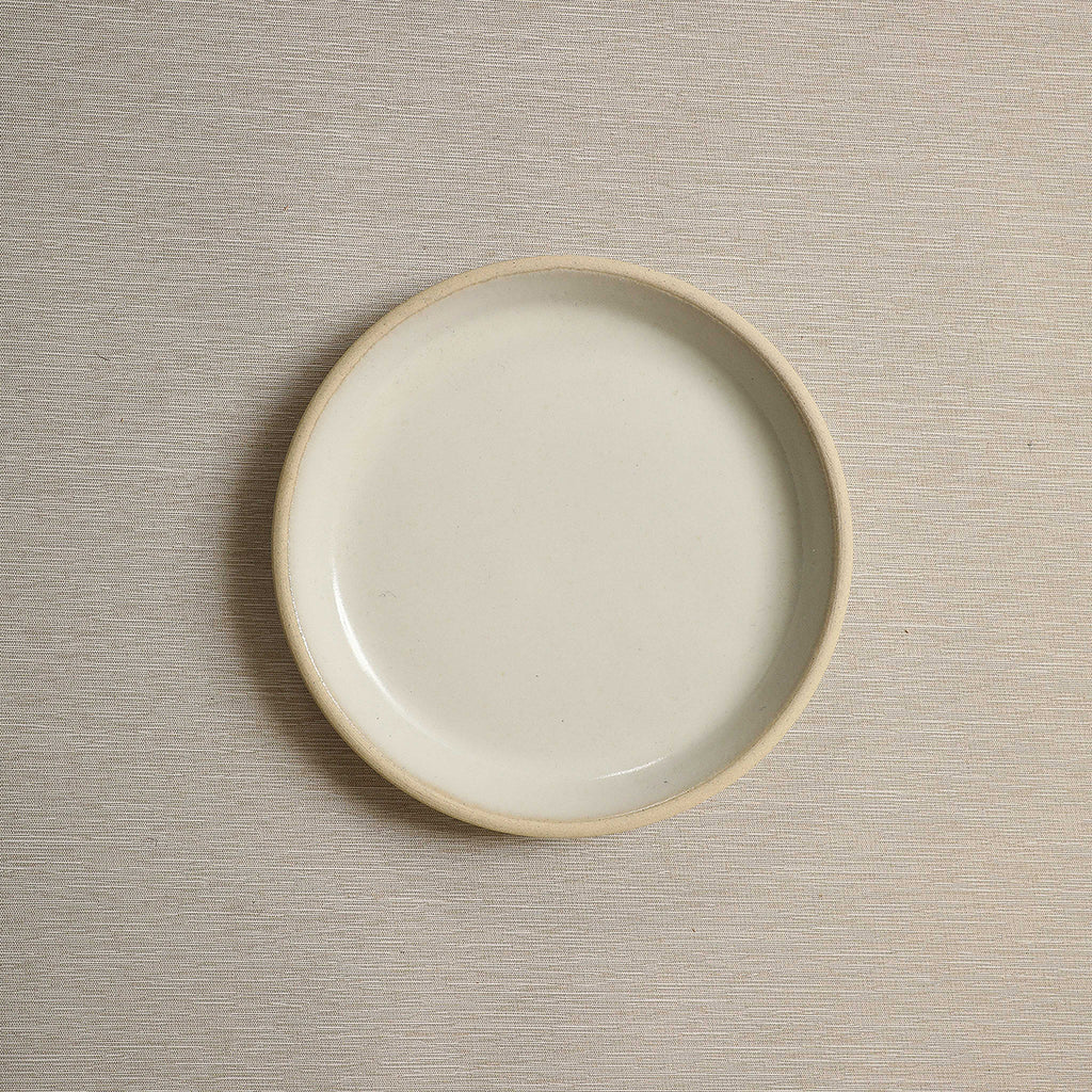 White ceramic 7" plate