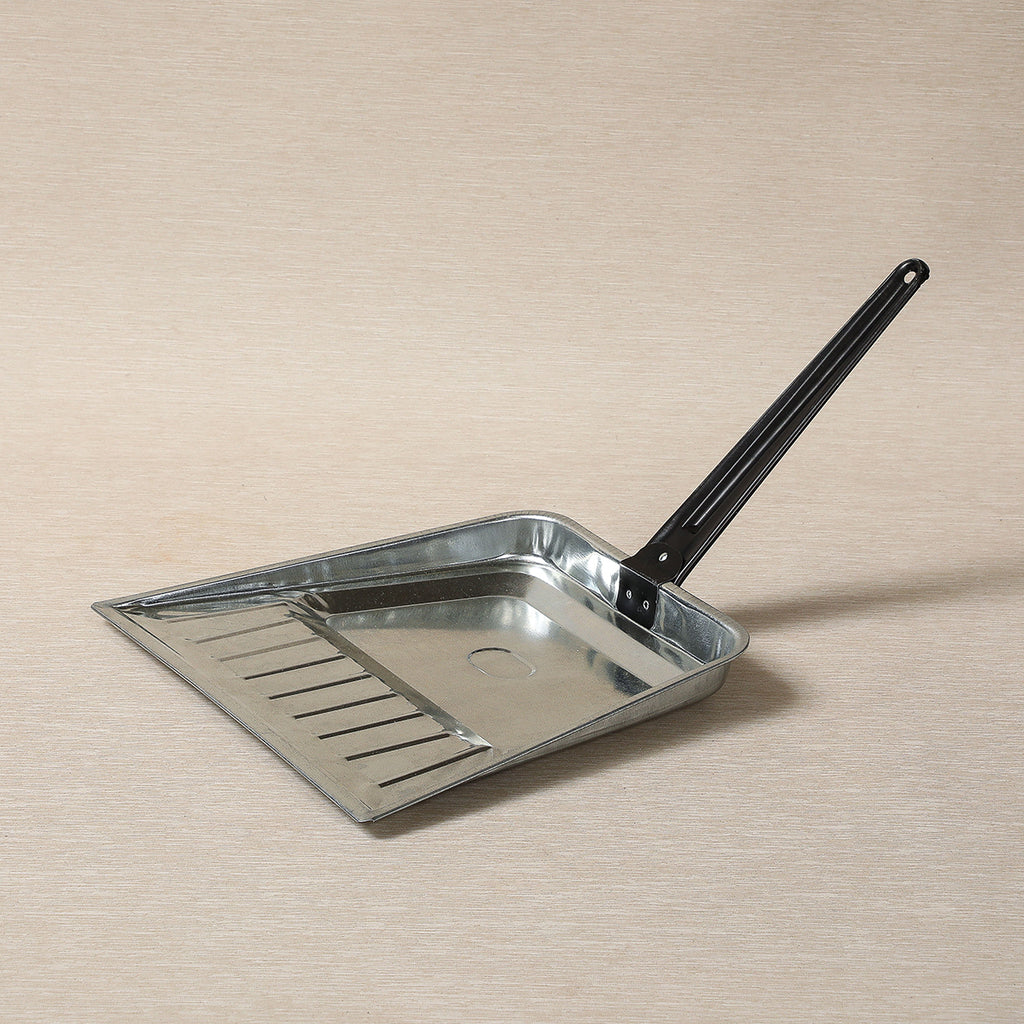 Tokyo Dustpan with black handle