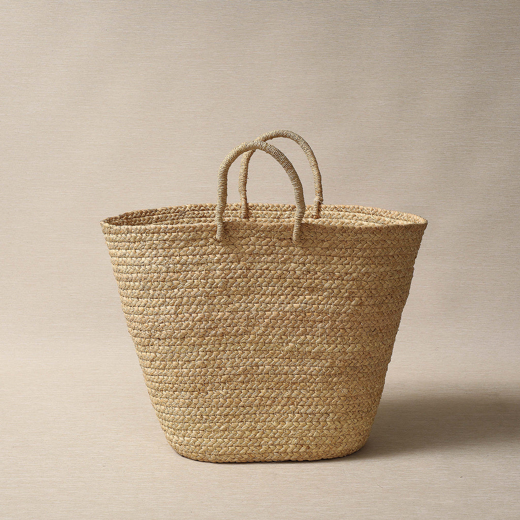 Natural raffia tapered tote