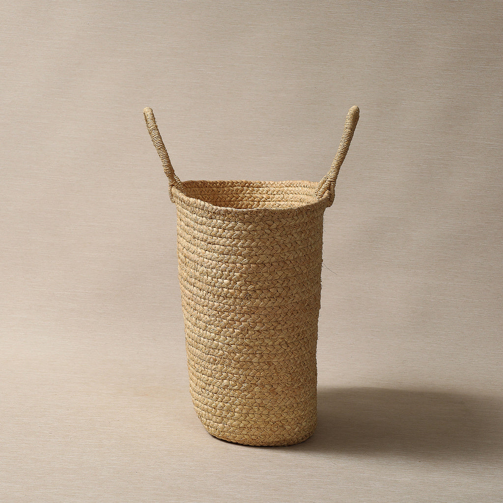 Natural raffia tapered tote