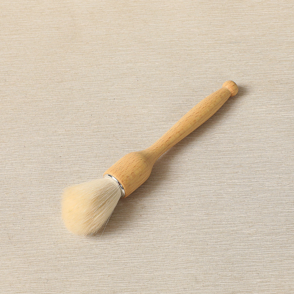 Sensitive goat hair dust brush