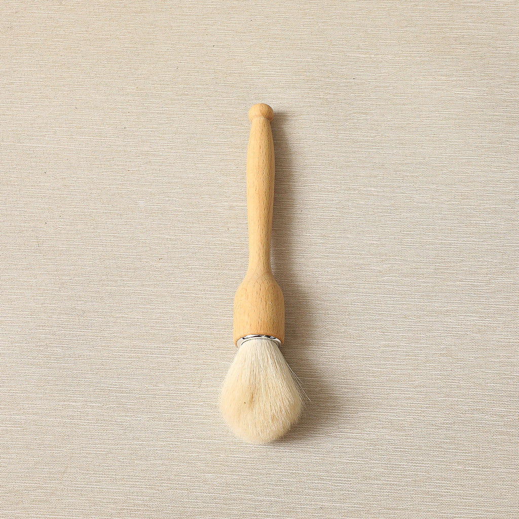 Sensitive goat hair dust brush