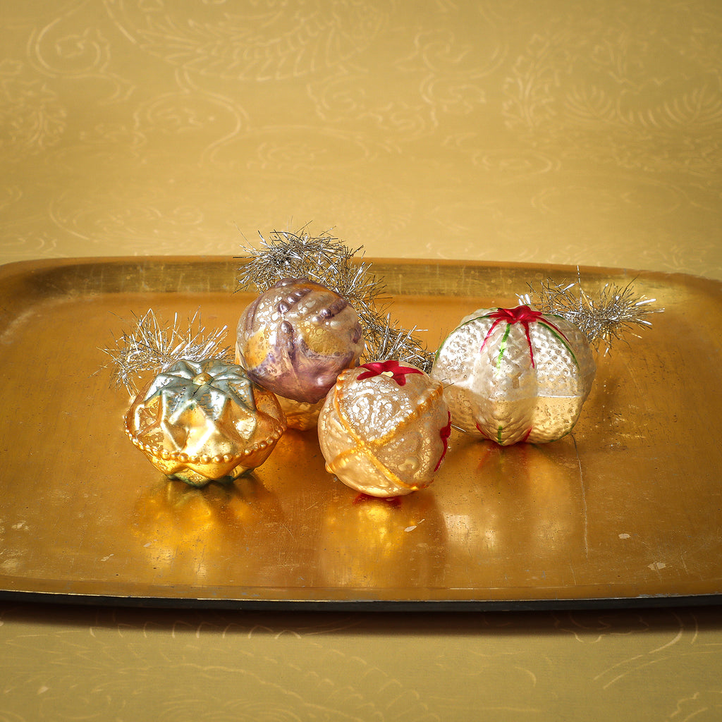 Set of six assorted Treasured heirloom ornaments