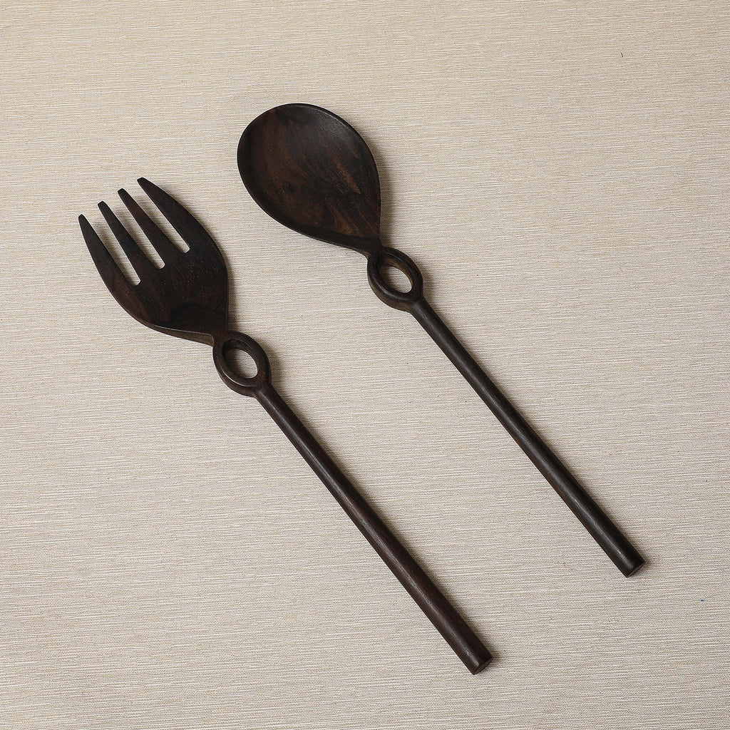 Ring salad servers