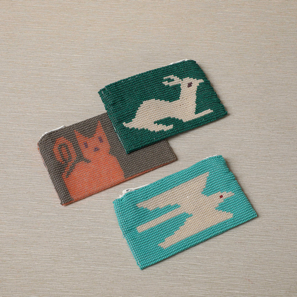 Beaded coin purse with animal
