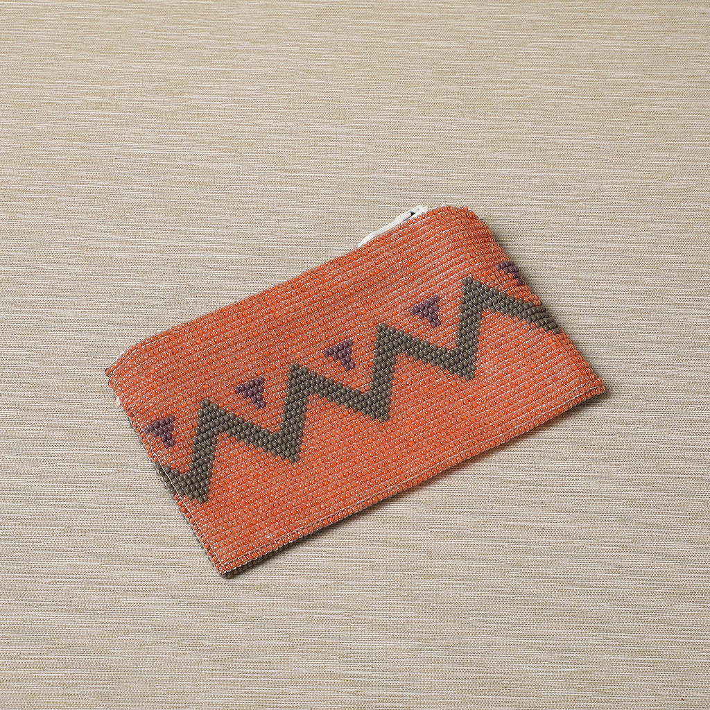 Beaded coin purse with animal
