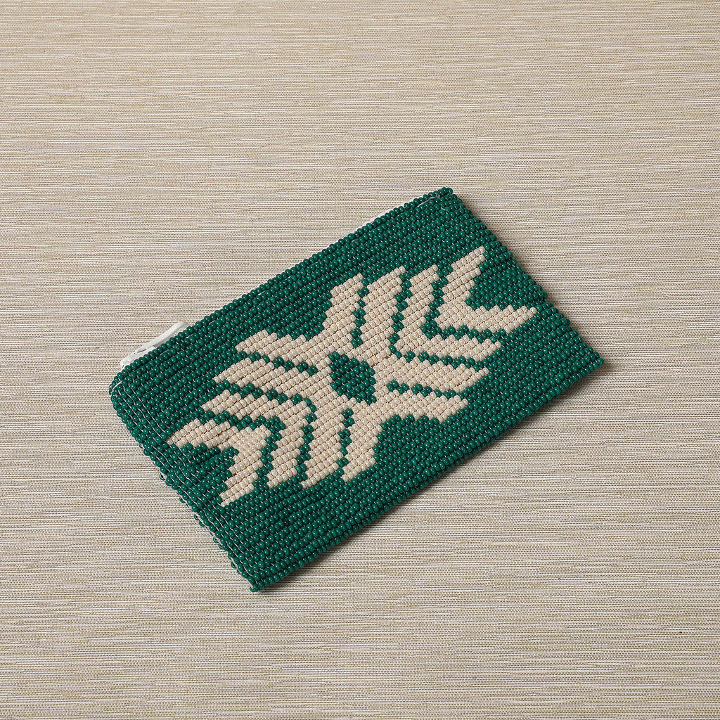 Beaded coin purse with animal