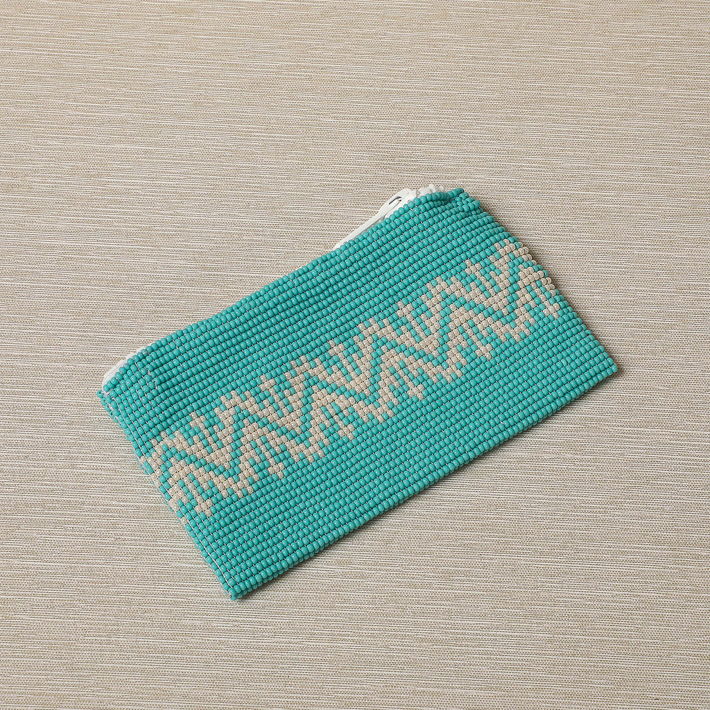 Beaded coin purse with animal