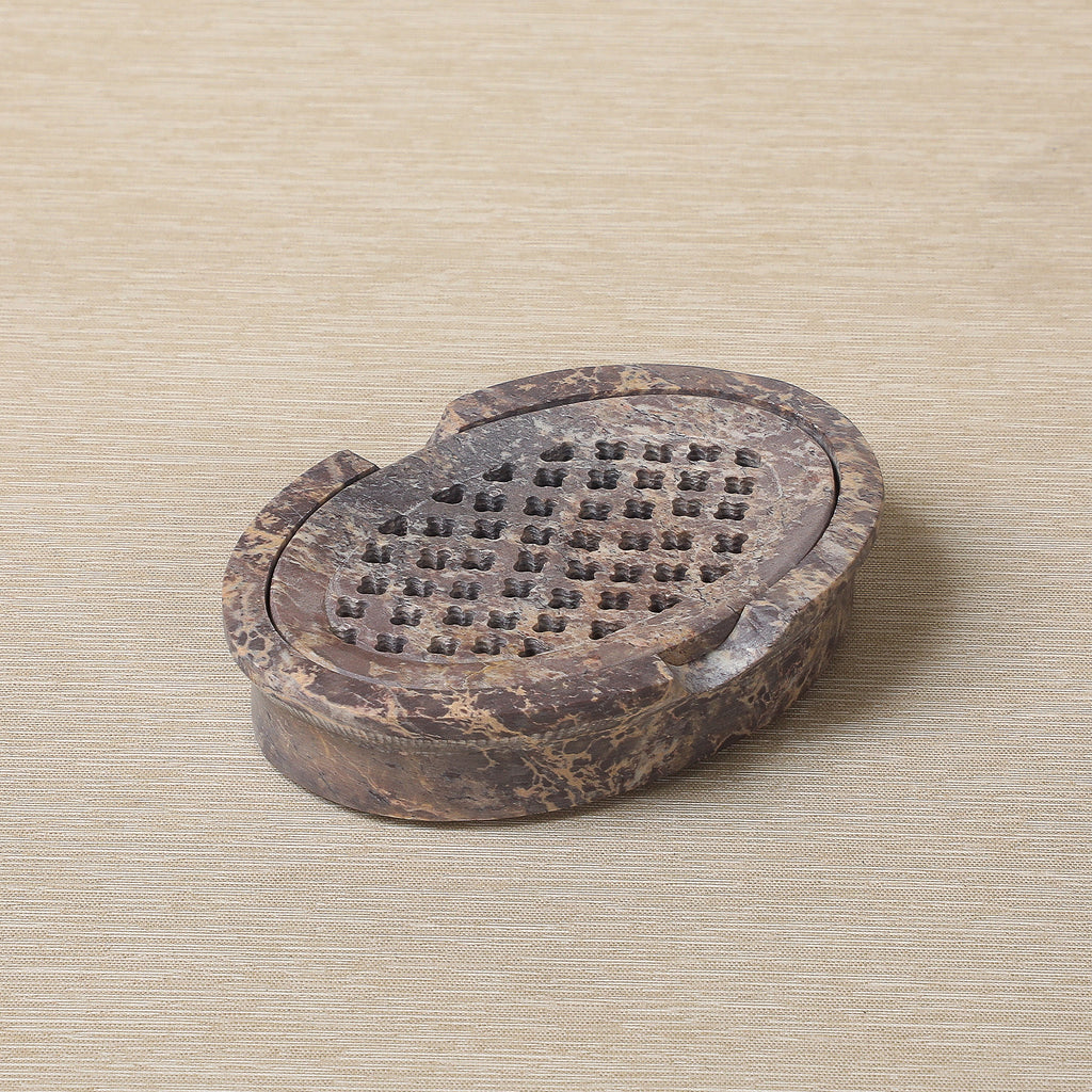 Oval lattice soap dish