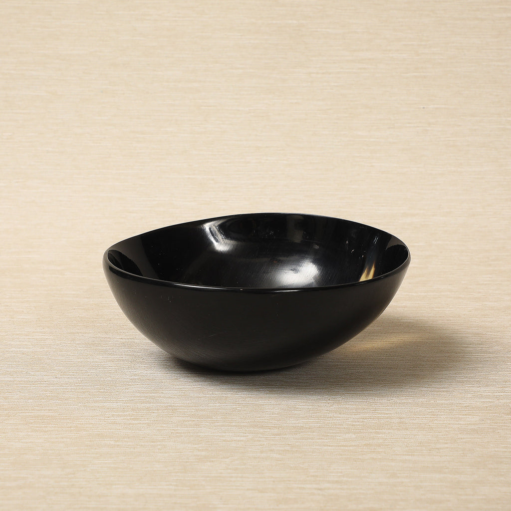 Polished natural horn bowls