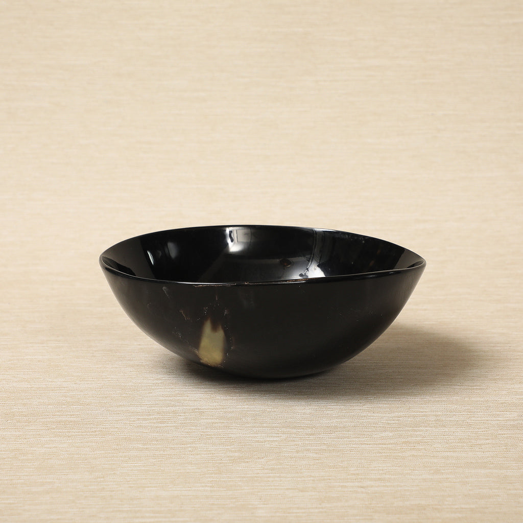 Polished natural horn bowls