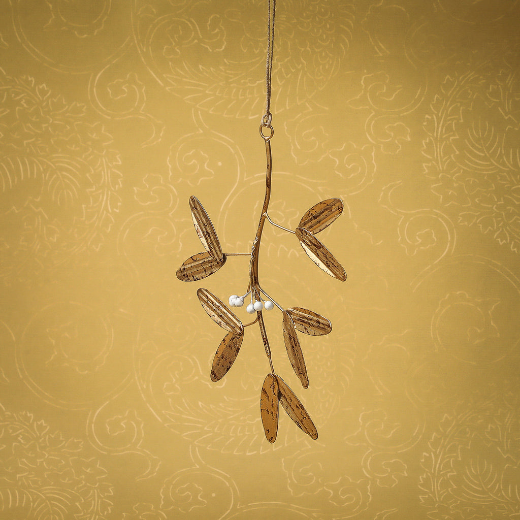 Assorted tarnished winterberry ornament