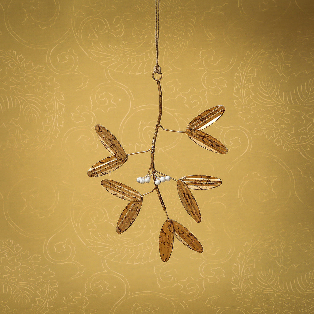 Assorted tarnished winterberry ornament