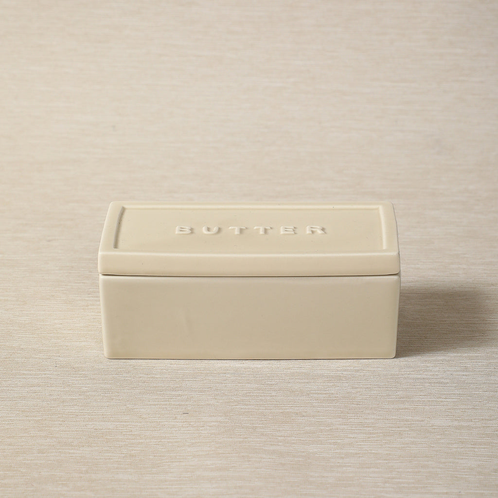 Porcelain butter dish with lid