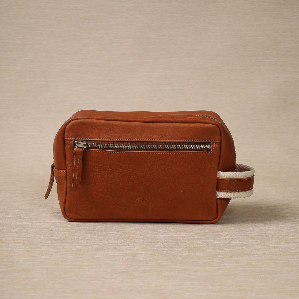 Nimes Niceto toiletry bag in leather