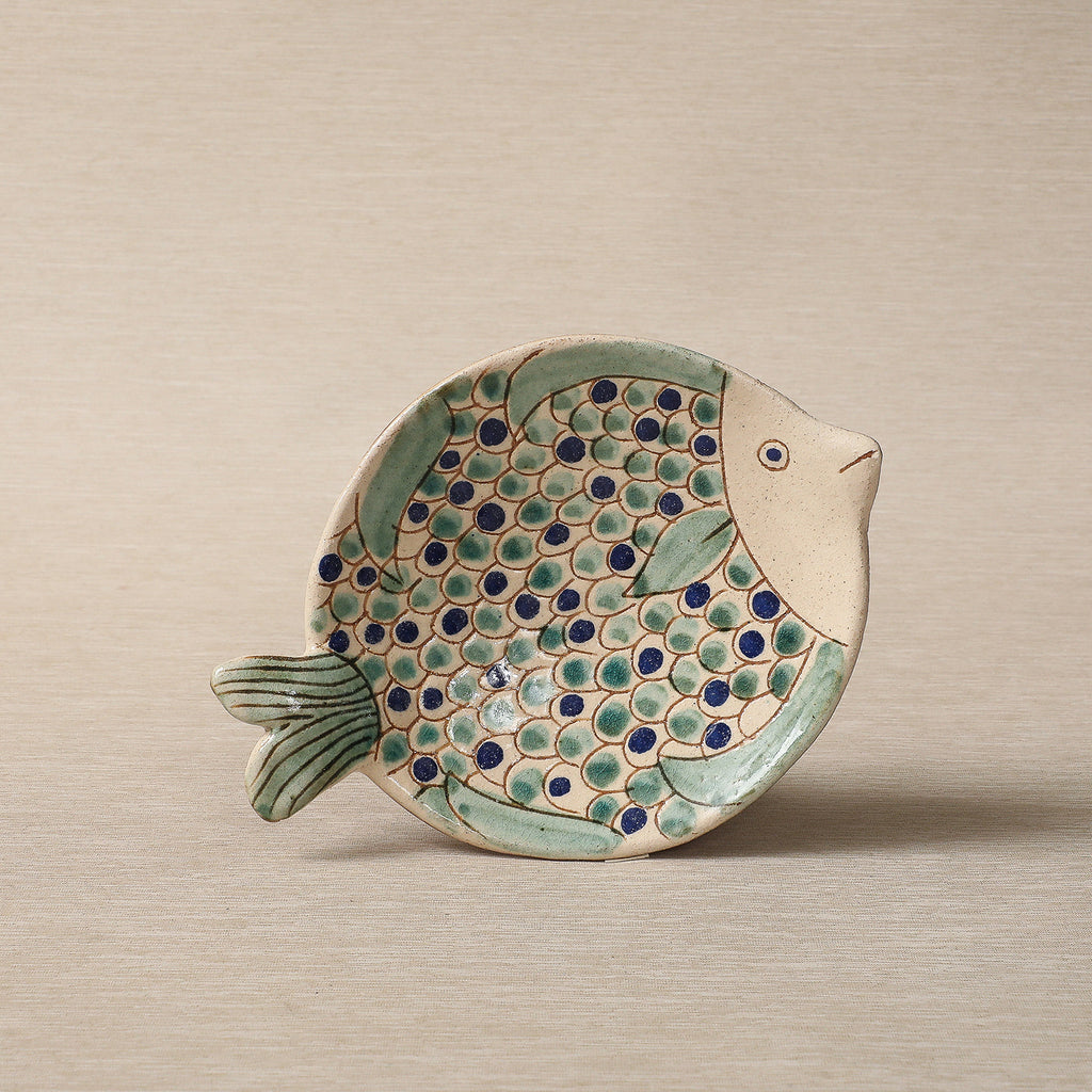Small fish form ceramic plate