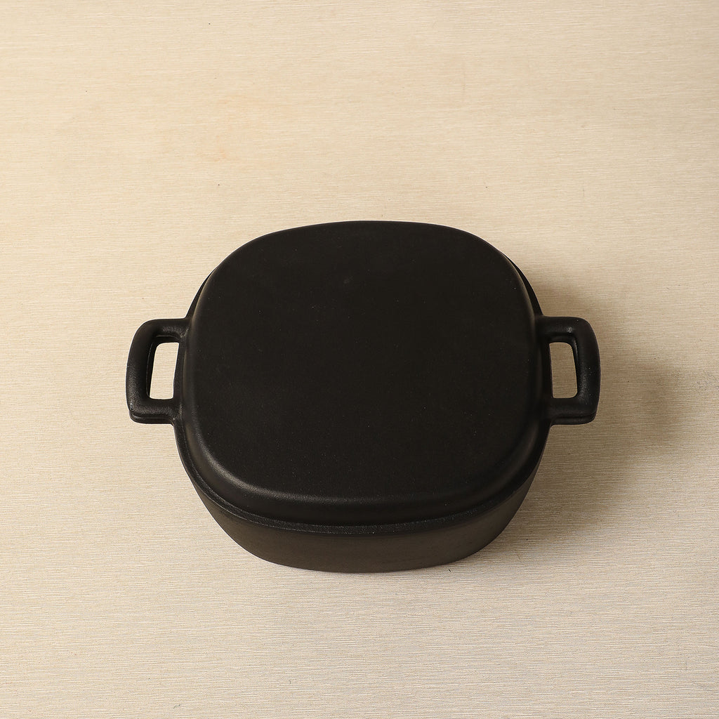Cast Iron Pot with lid