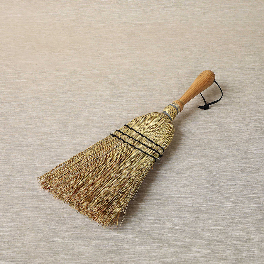 Rice straw hand broom with wood handle | Copper Beech