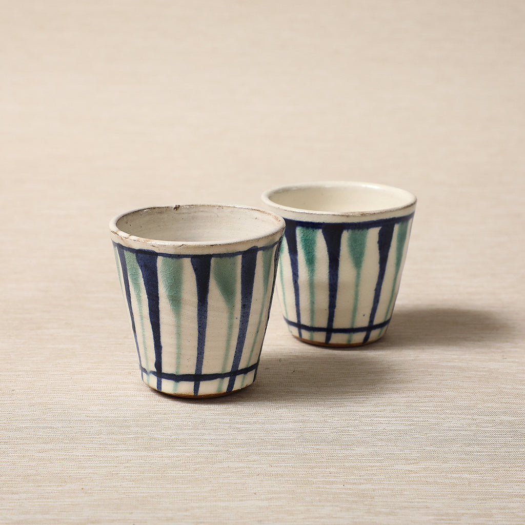 Linear pattern espresso cup