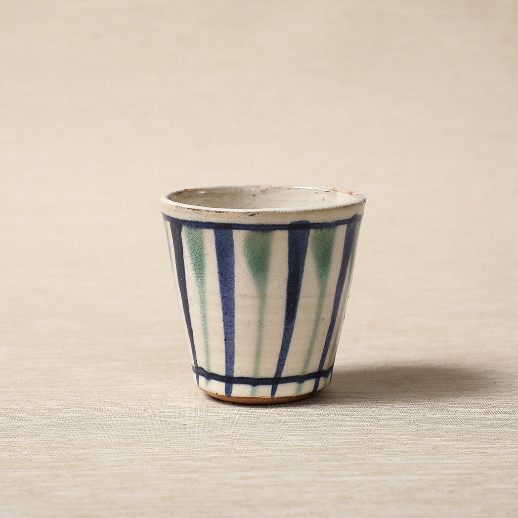 Linear pattern espresso cup