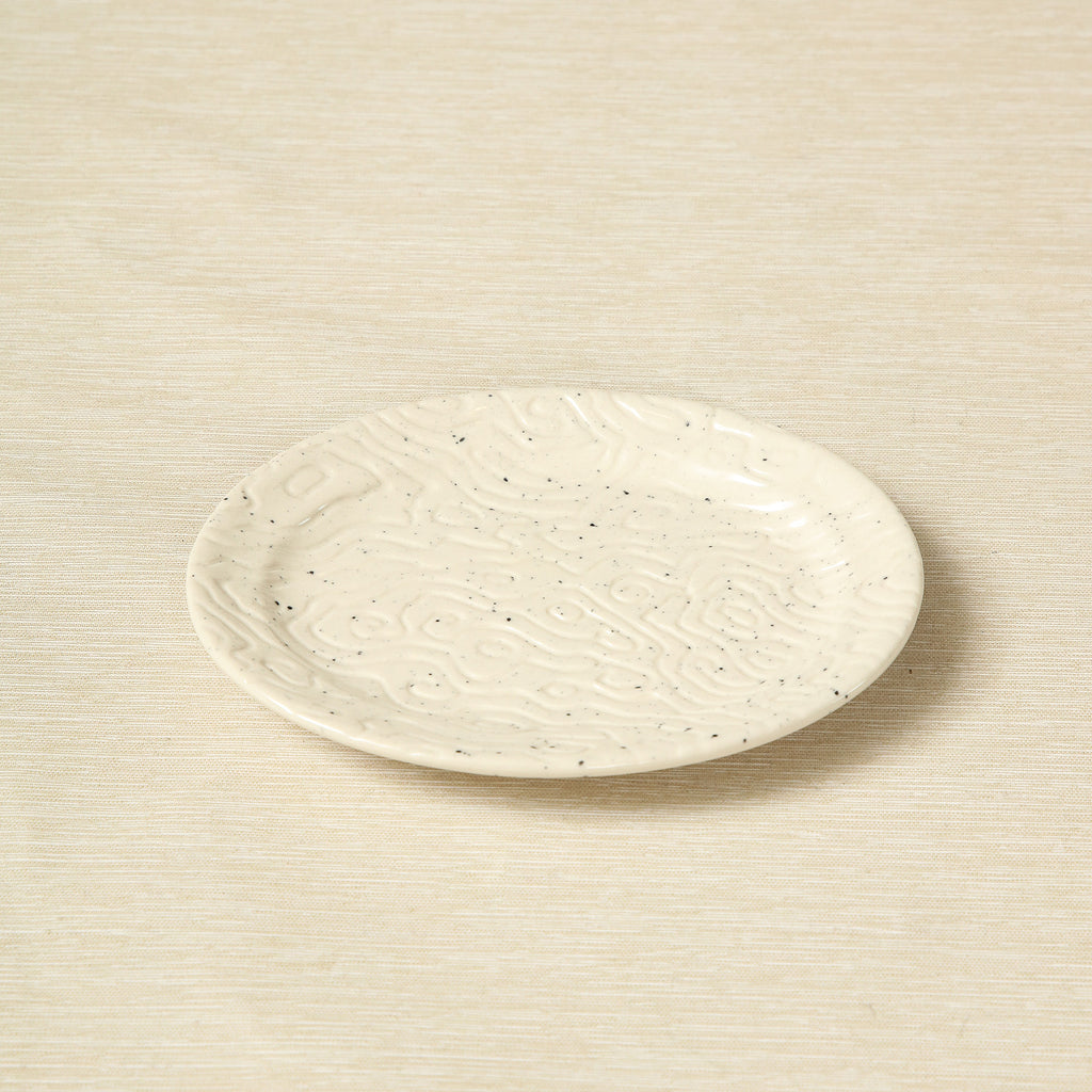 Chesa textured oval plate in honey