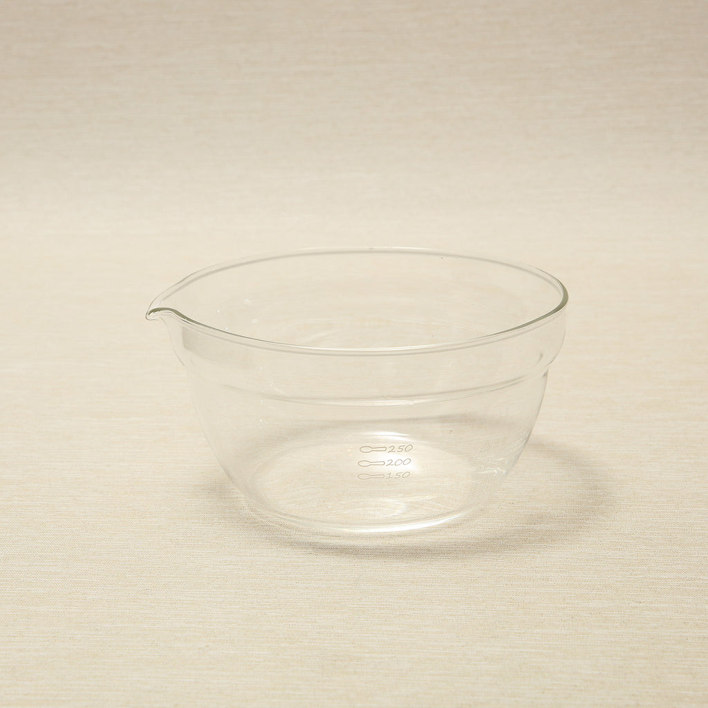 Hario Mixing Bowl with Spout, 250ml