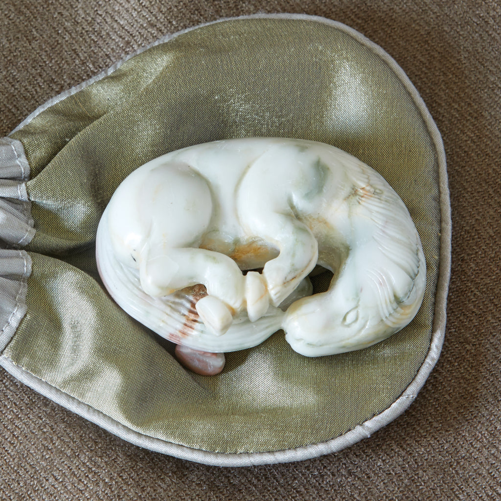 Shi "Truthful" Oval horse in pale marble