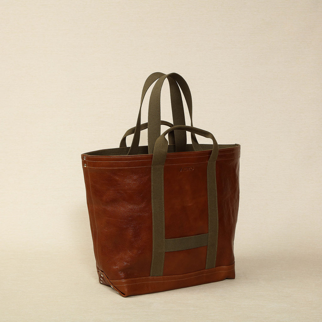 Aero Shoulder Utility Bag in Light Brown Leather
