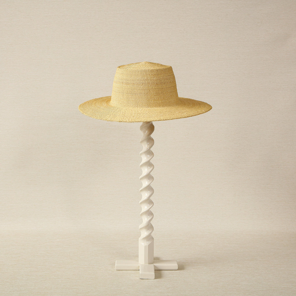 Simple straw hat
