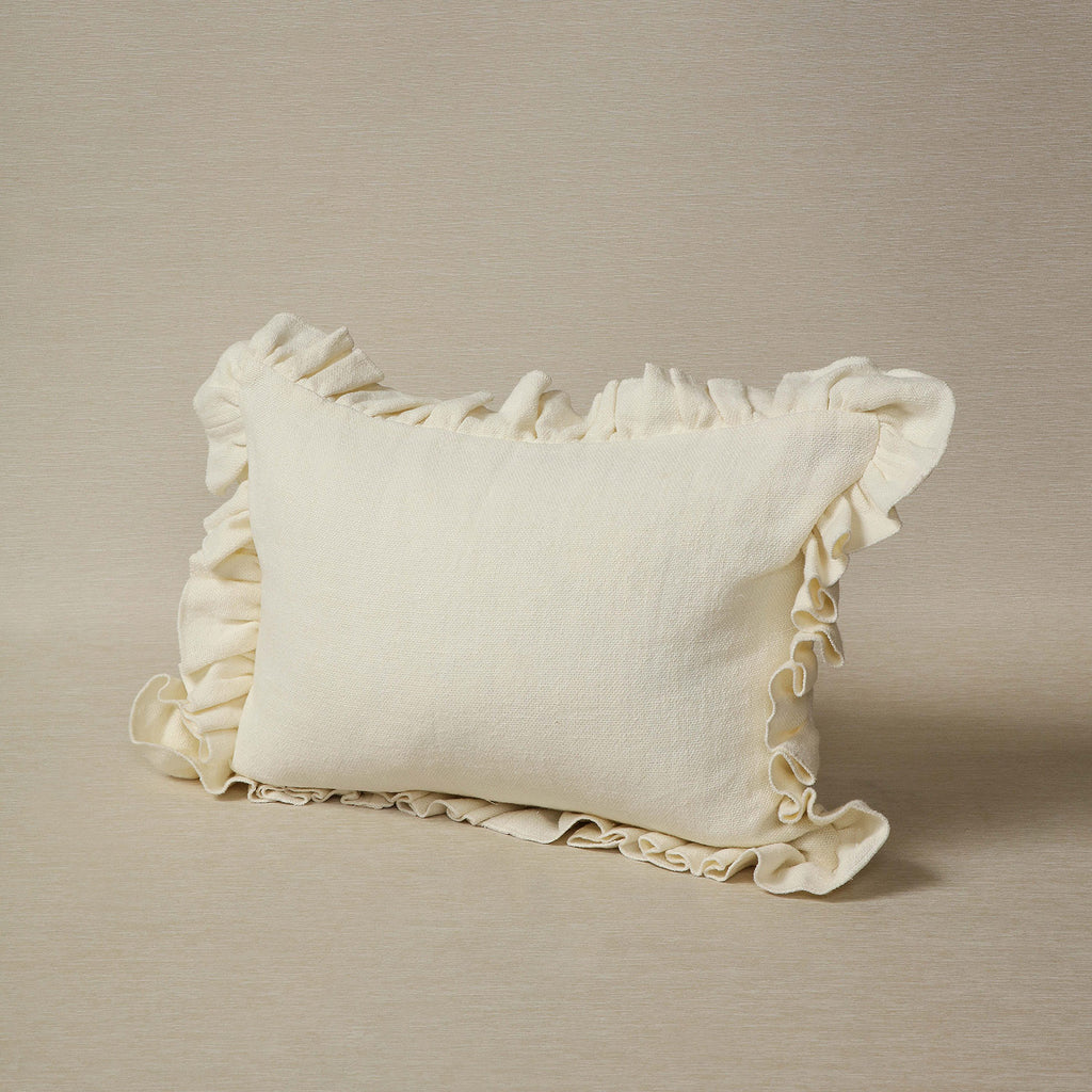 Anika pillow with ruffles in cream