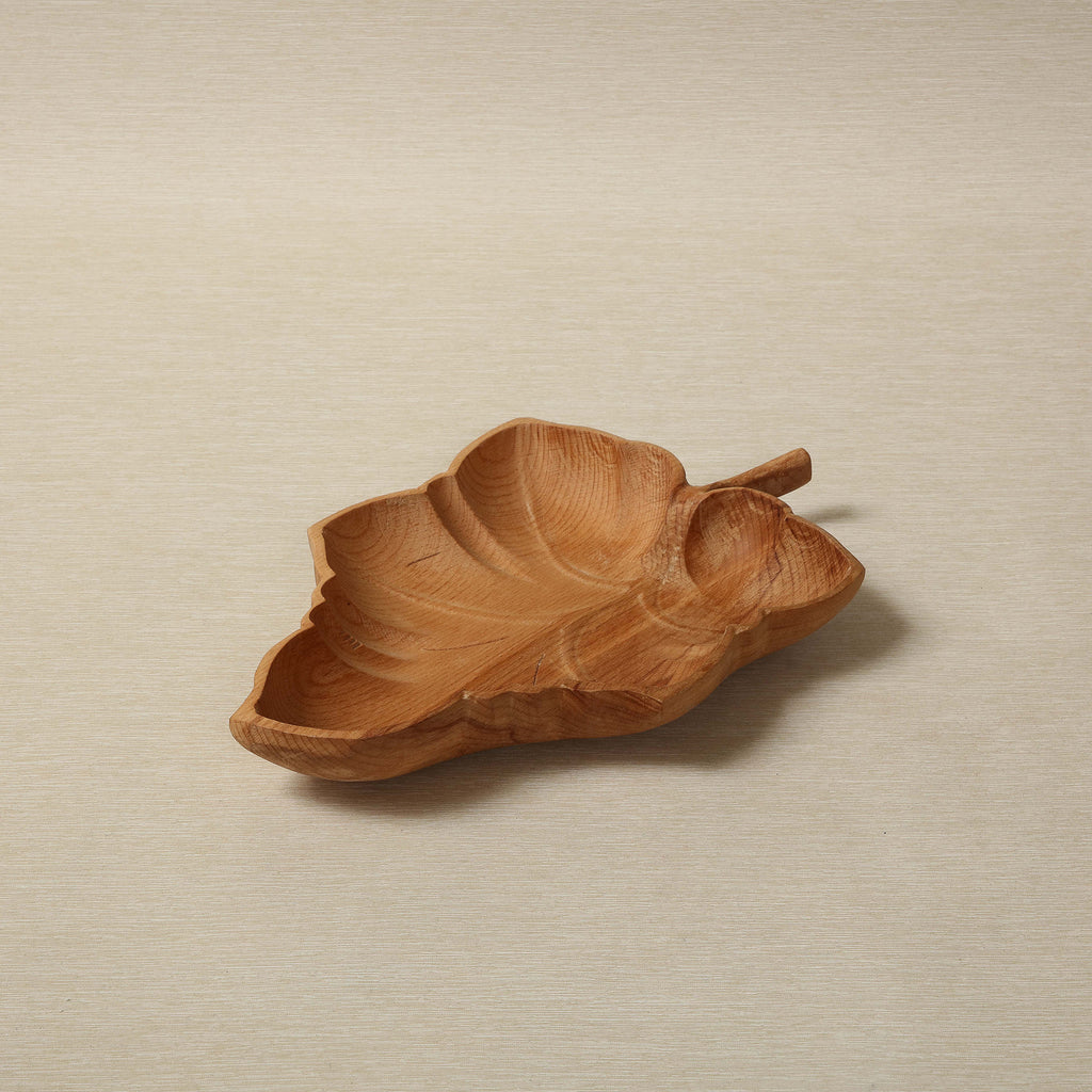 Botanique carved leaf bowl in beechwood
