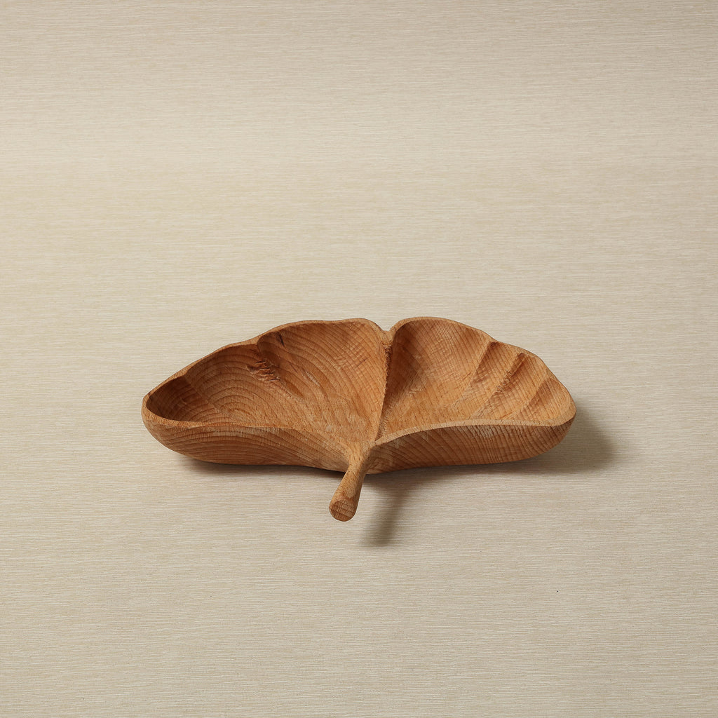Ginkgo carved leaf bowl in beechwood