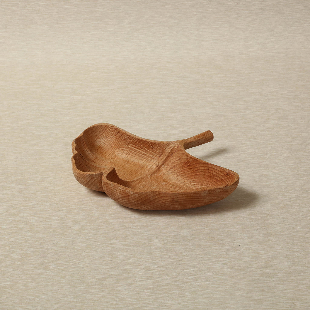 Ginkgo carved leaf bowl in beechwood
