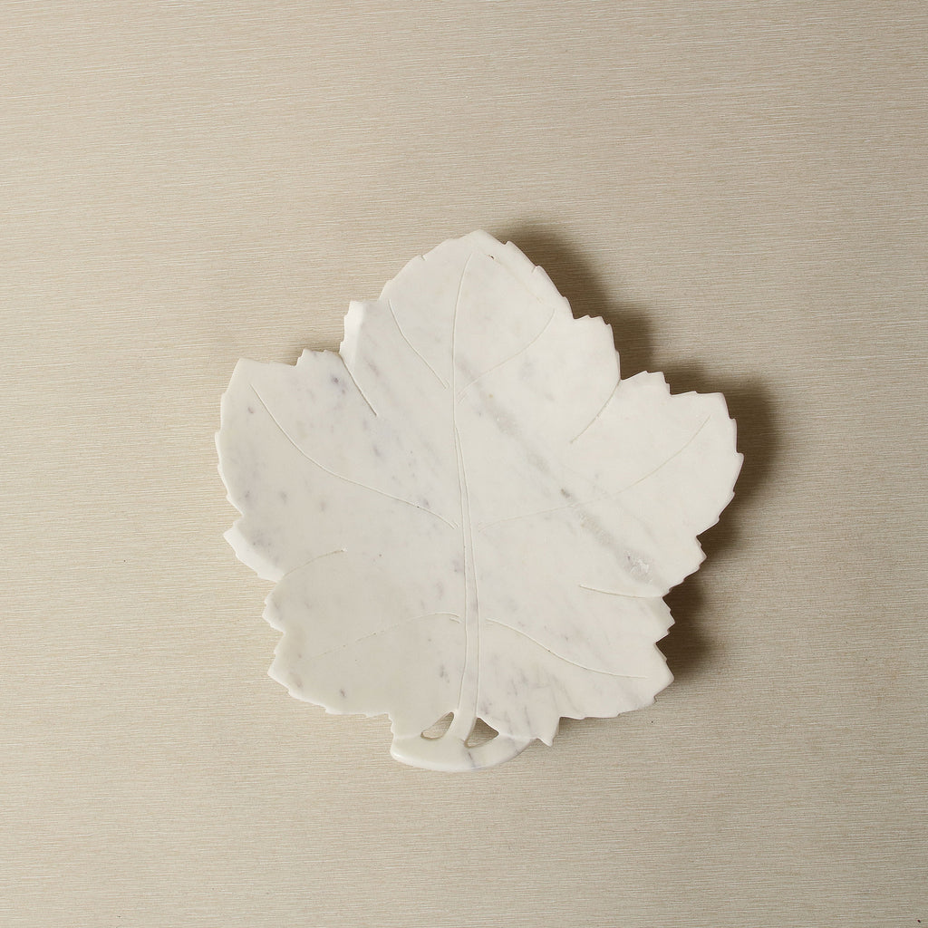 Maple leaf dish in white marble