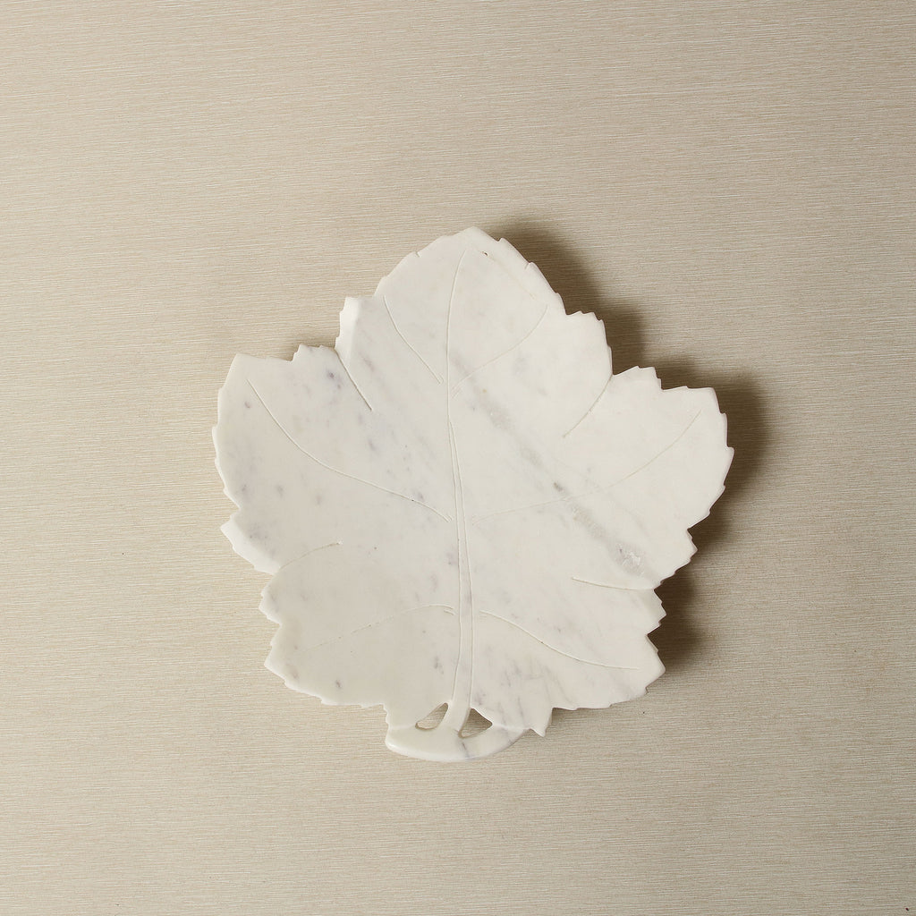Maple leaf dish in white marble | Copper Beech