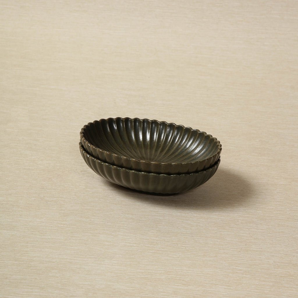 Small scalloped bowl