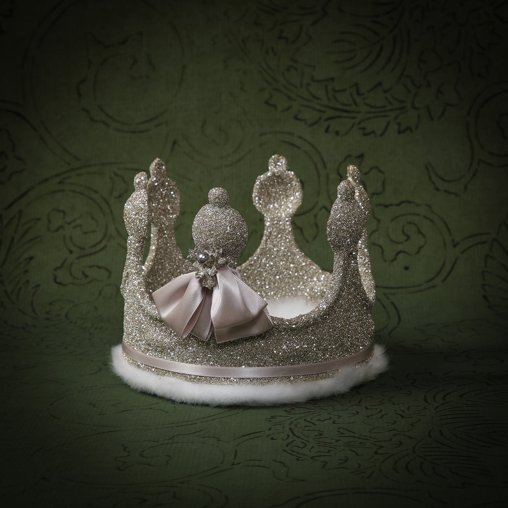 Queen's Crown silver with egg shell fur