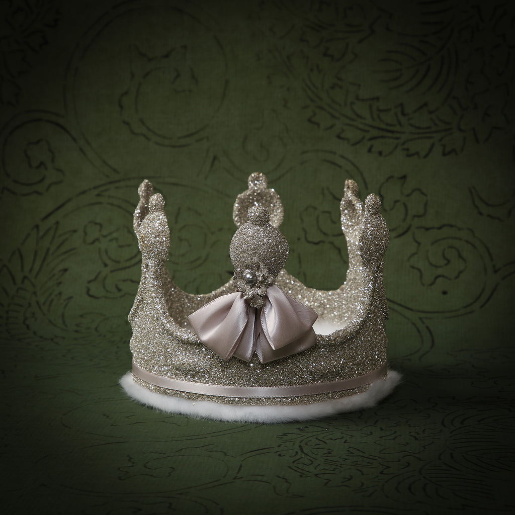 Queen's Crown silver with egg shell fur