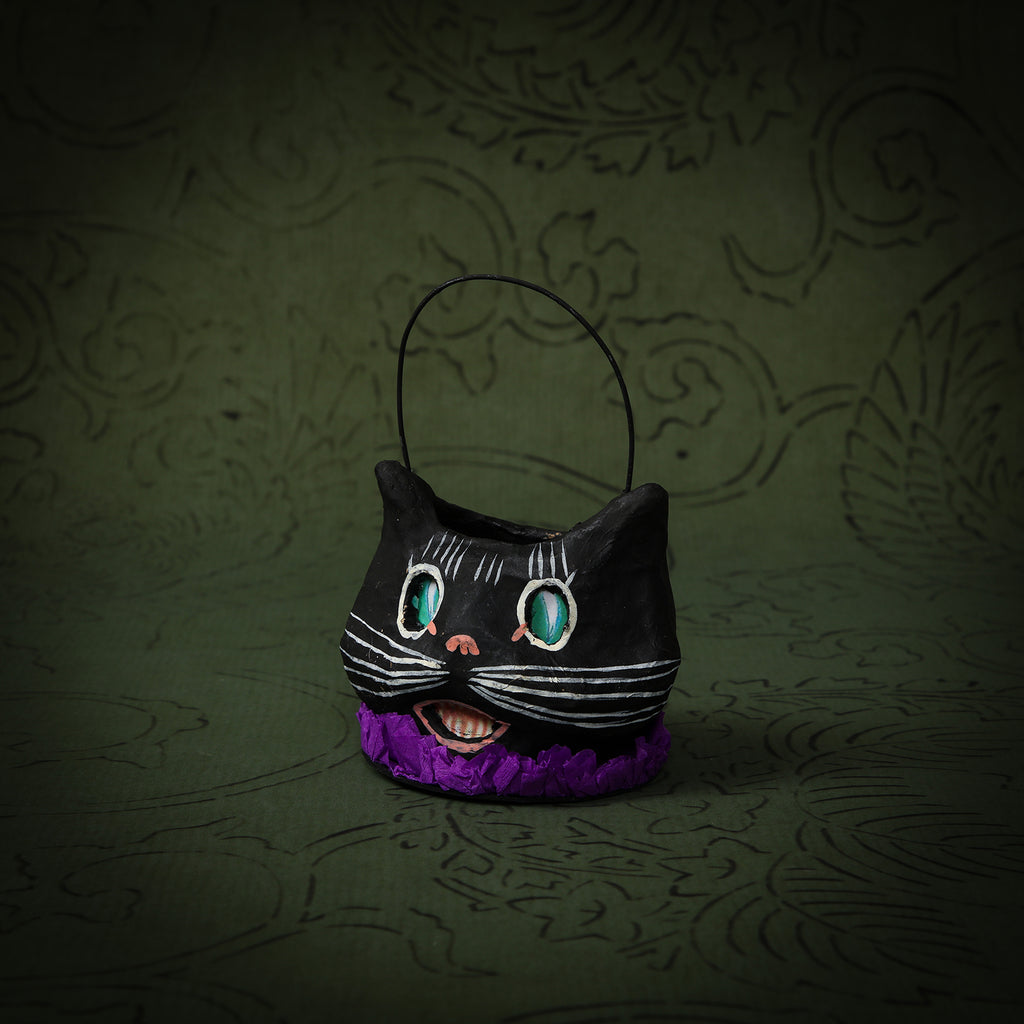 Mischevious cat bucket, assorted