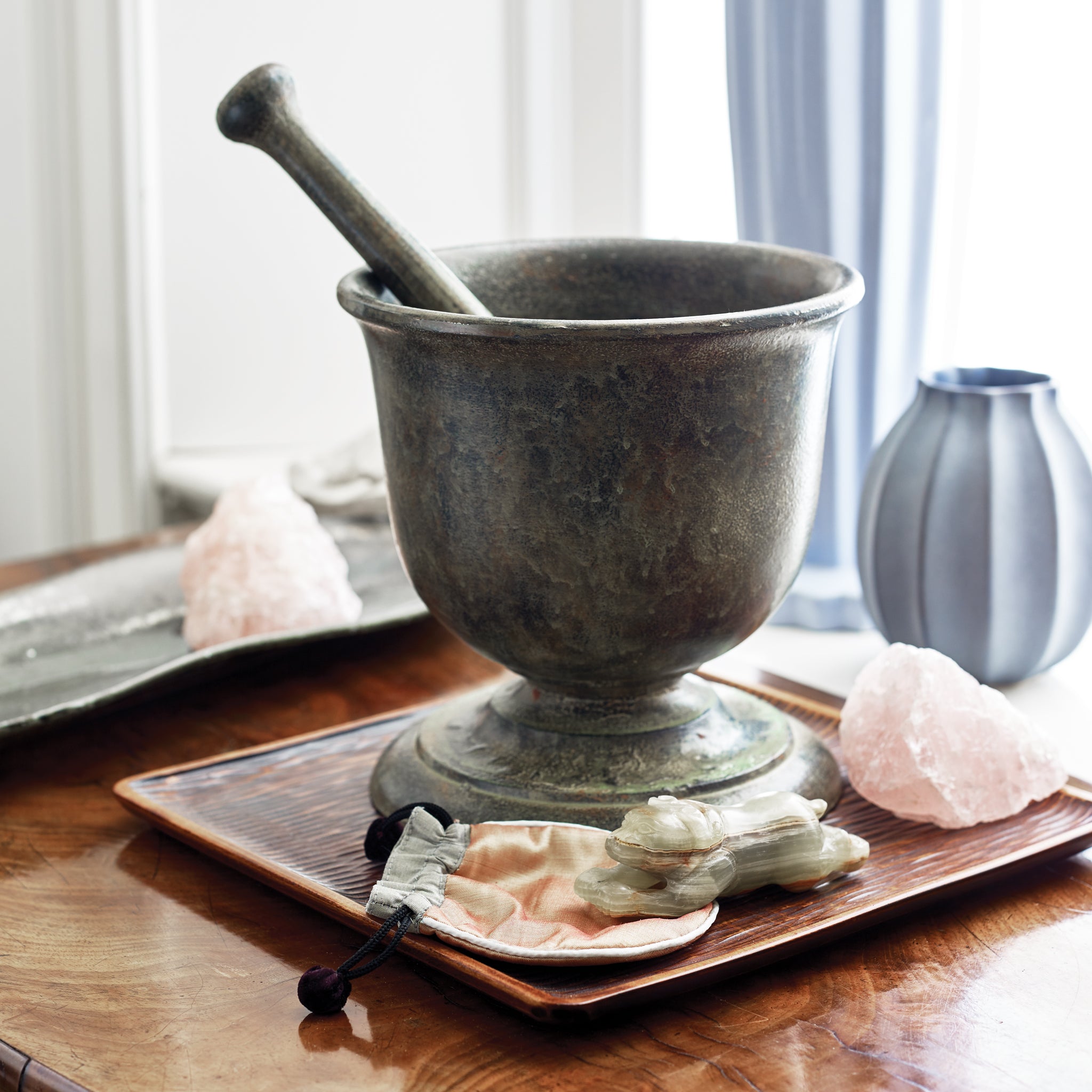 Le Fer cast iron large mortar and pestle | Copper Beech display picture 1